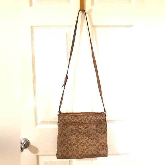 Coach Crossbody File Bag No D1723 - F58297 - Picture 1 of 9